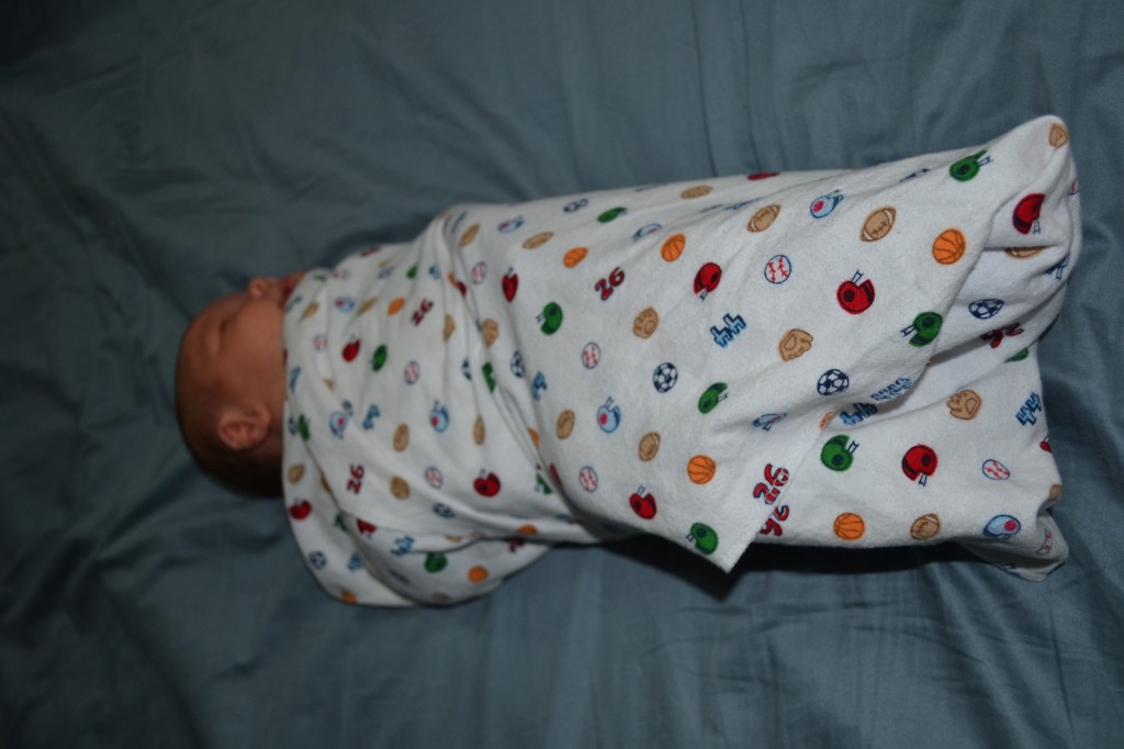 how to swaddle a baby