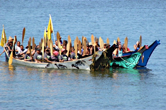 Swinomish Canoe Family PC: Zoltan Grossman