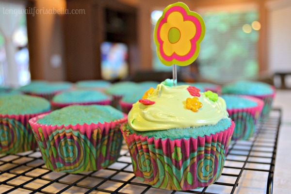 Easy Blue Velvet Cupcakes