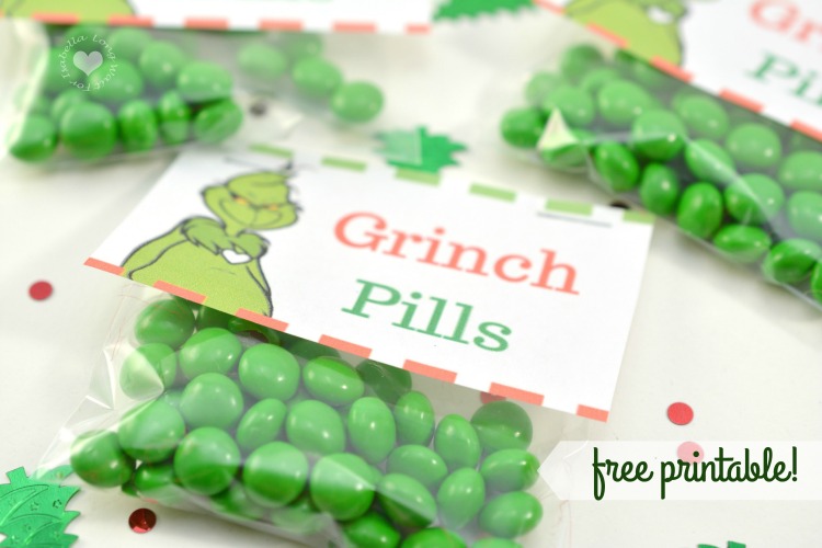 so-cute-and-easy-grinch-pills-treat-bag-with-printable-bag-topper