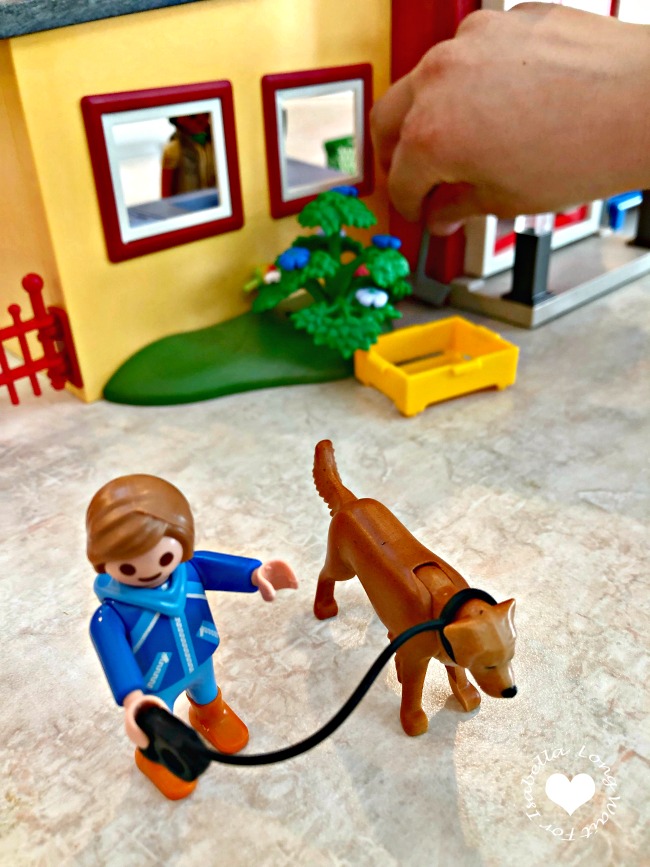 Afspejling lunge spansk Playmobil Toys: Tiny Paws Pet Hotel - Long Wait For Isabella